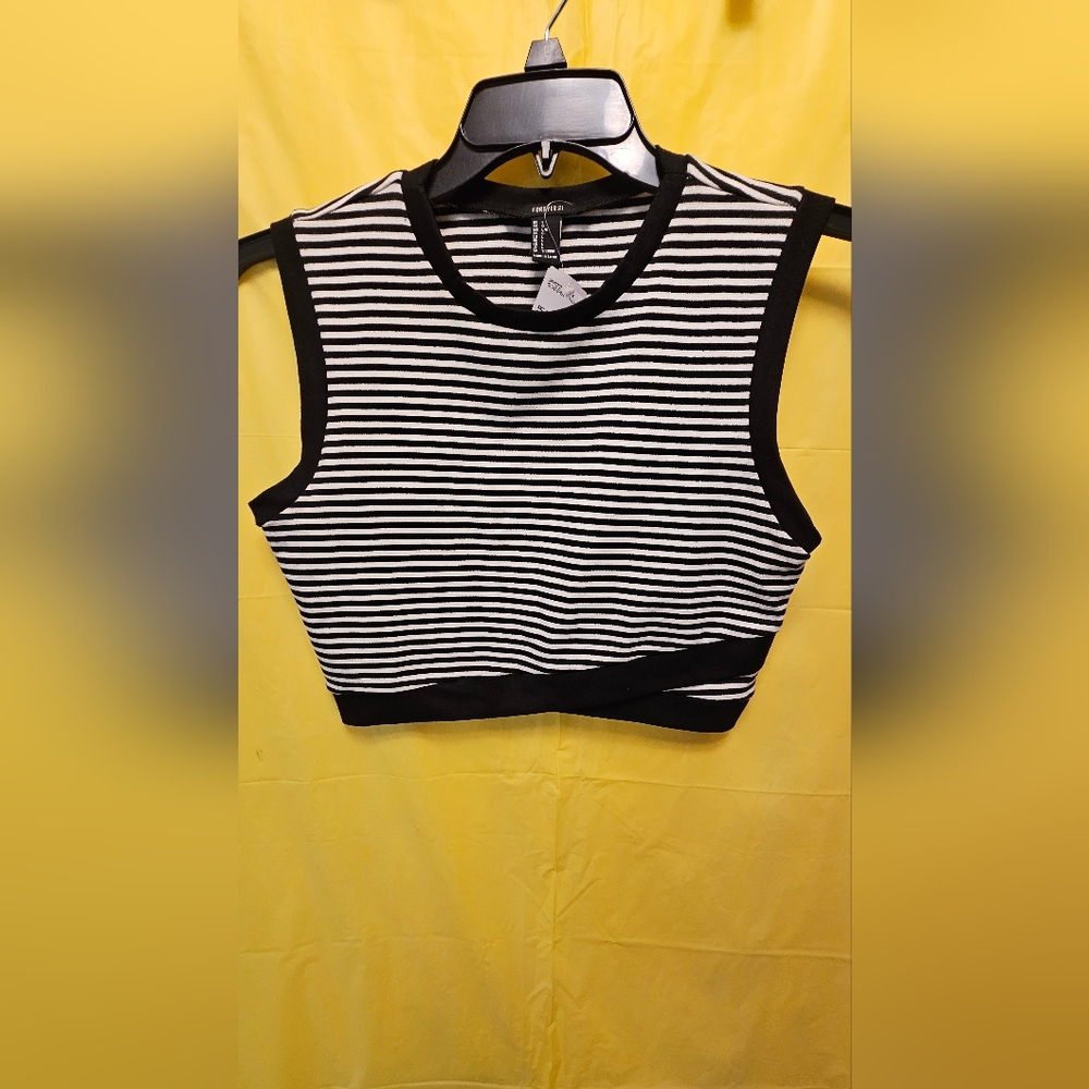 FOREVER 21 Women's black & white stripe knit top L